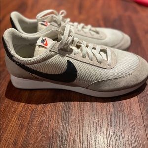Nike Tailwind Size 11